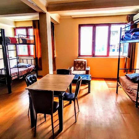 Masala Hostel Batumi Eksteriør bilde